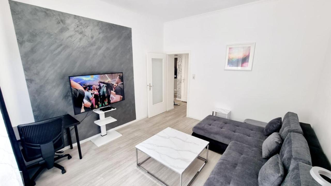 Cozy And Modern 1 Bedroom 3 Room Apartment ヴィースバーデン エクステリア 写真